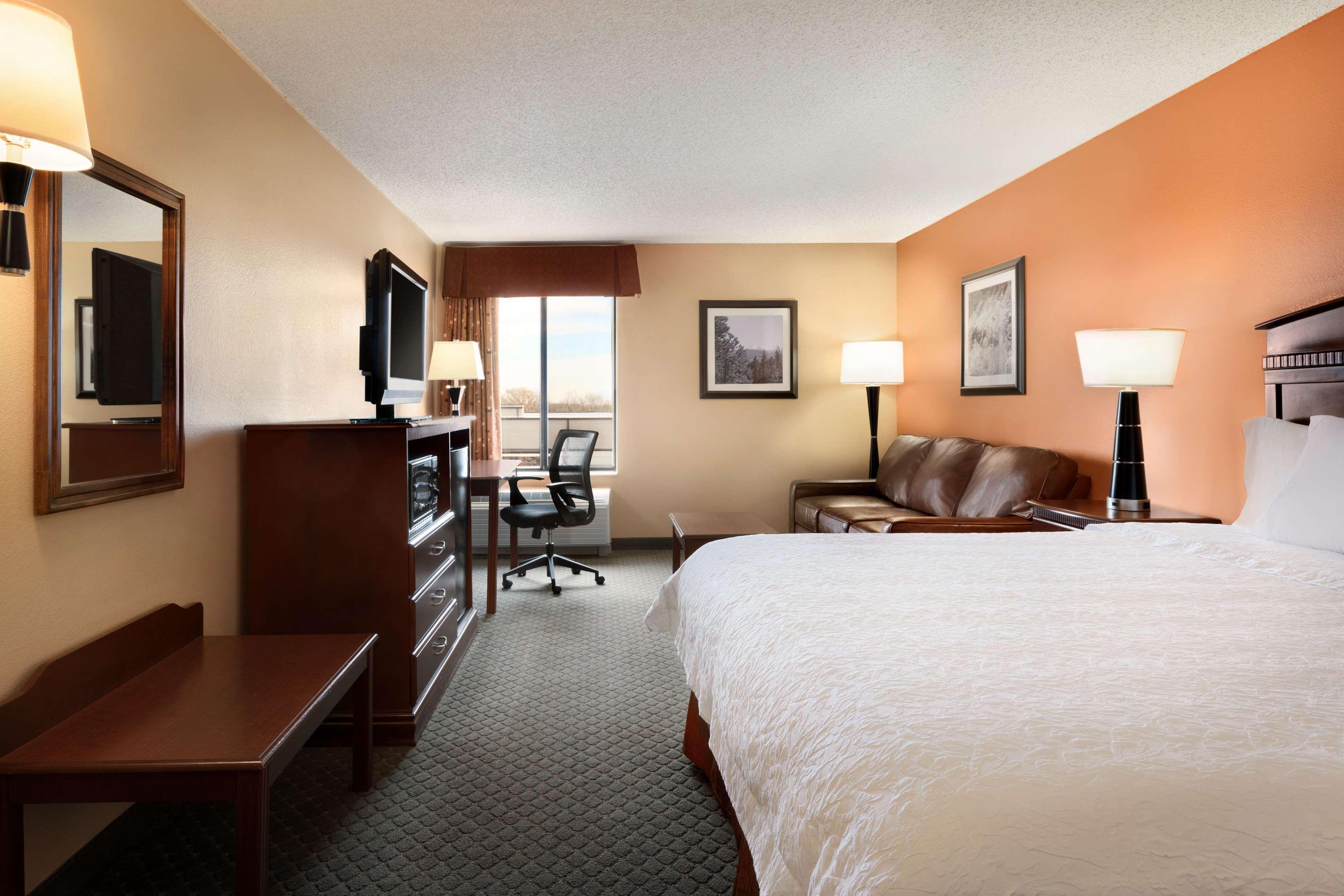 Hampton Inn Лонгмънт Екстериор снимка