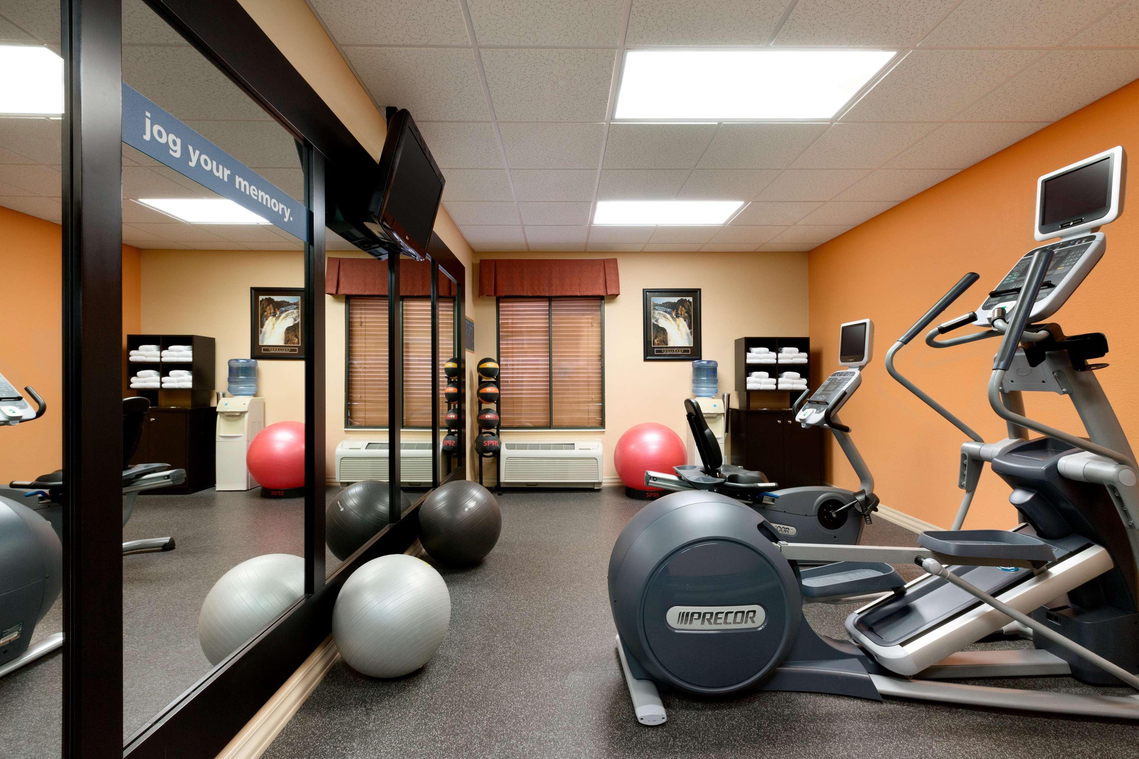 Hampton Inn Лонгмънт Екстериор снимка