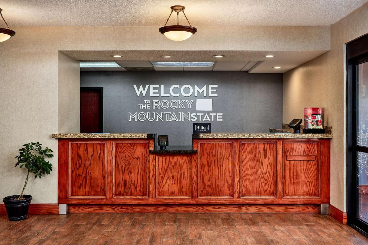 Hampton Inn Лонгмънт Екстериор снимка