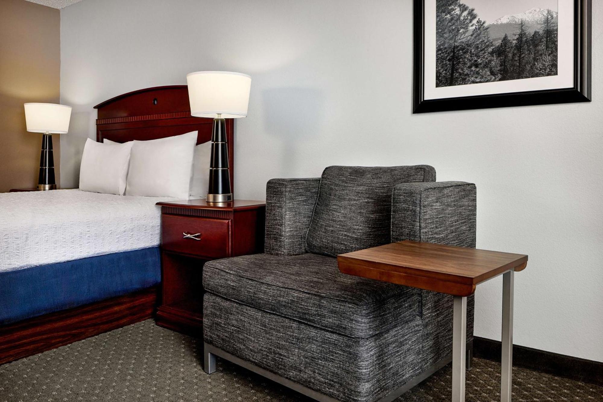 Hampton Inn Лонгмънт Екстериор снимка