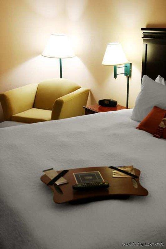 Hampton Inn Лонгмънт Стая снимка